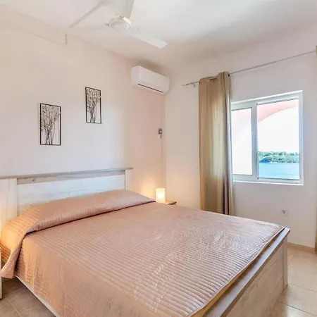 Apartment Karbuni 13217a